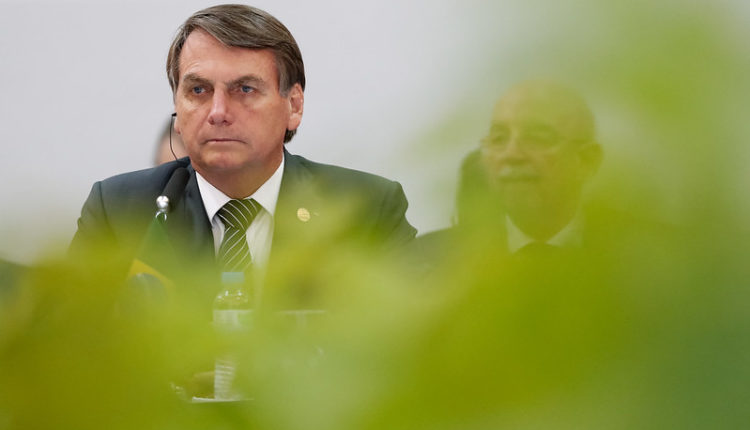 Decreto de Bolsonaro extingue 14 mil postos efetivos